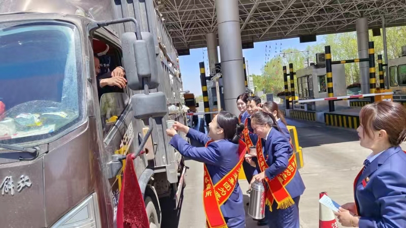 女人与公狍交酡女免费