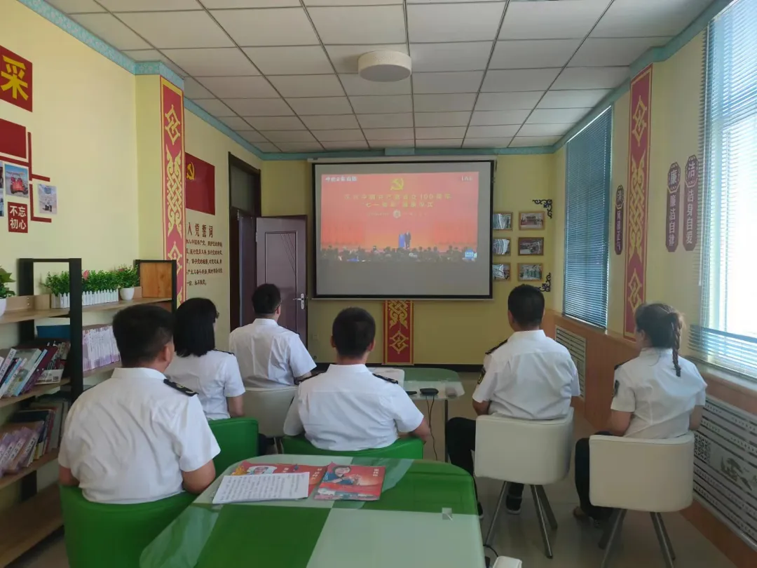 女人与公狍交酡女免费