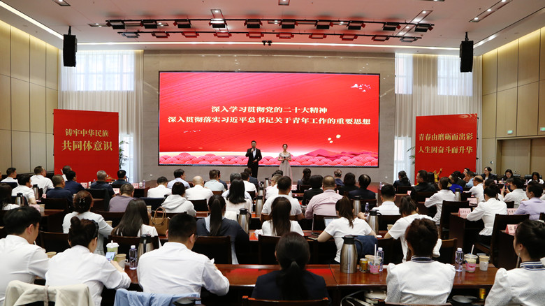 女人与公狍交酡女免费