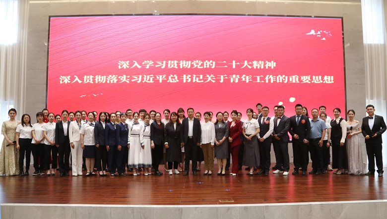 女人与公狍交酡女免费