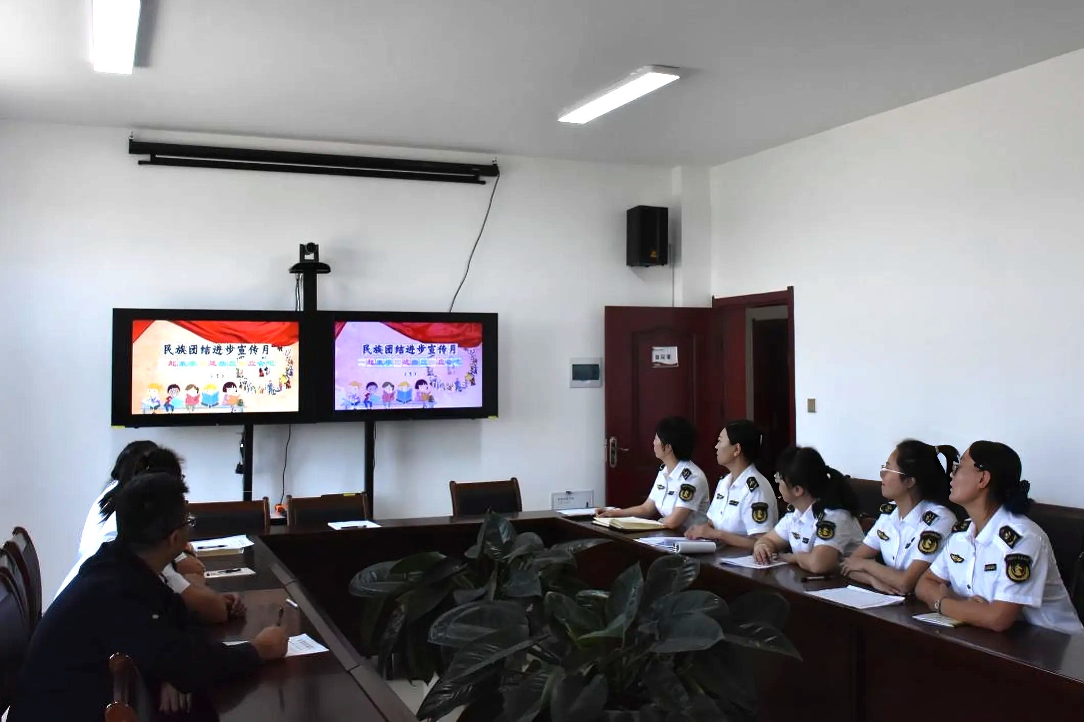 女人与公狍交酡女免费