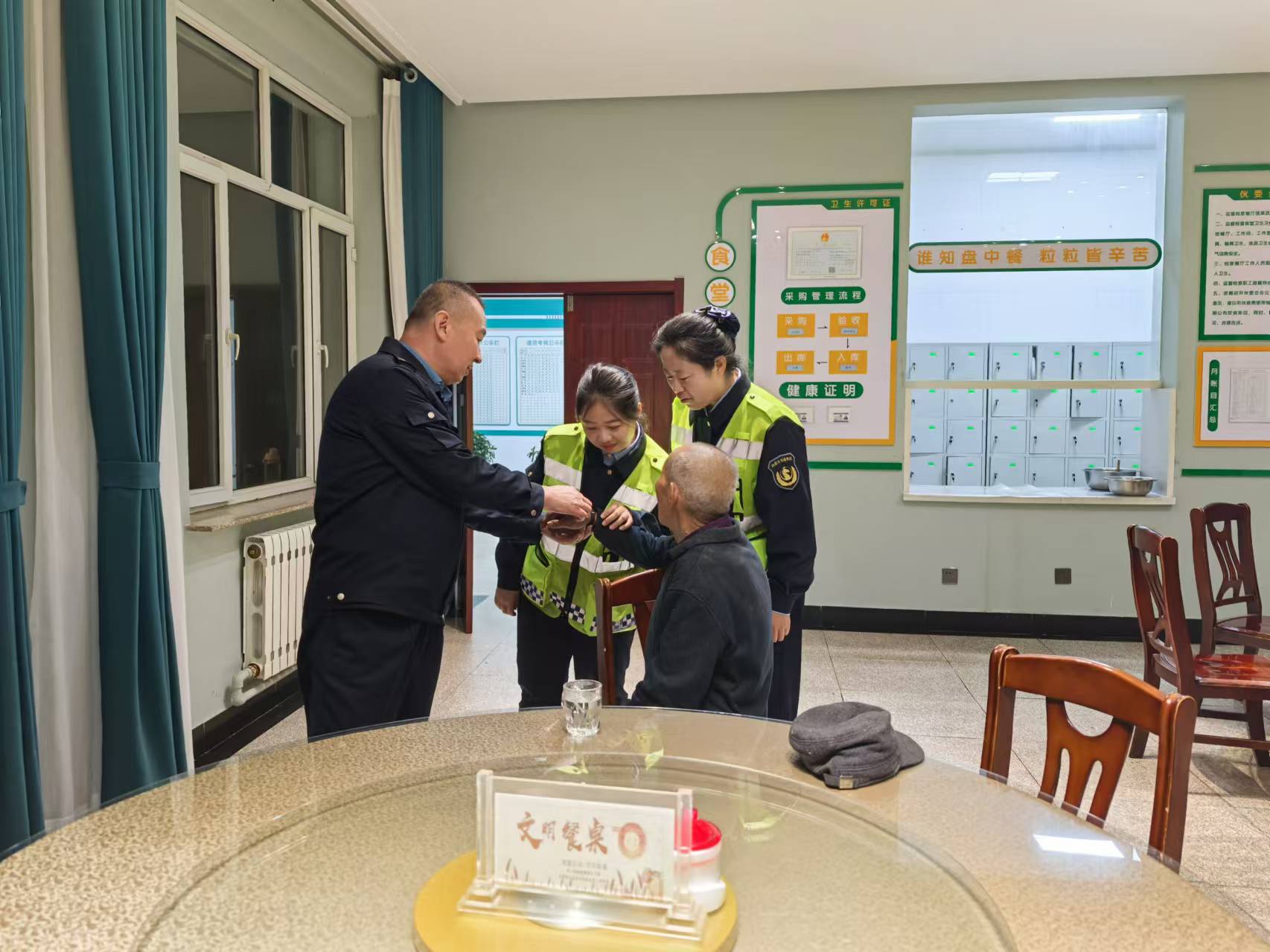 女人与公狍交酡女免费