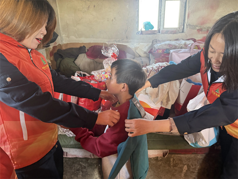 女人与公狍交酡女免费