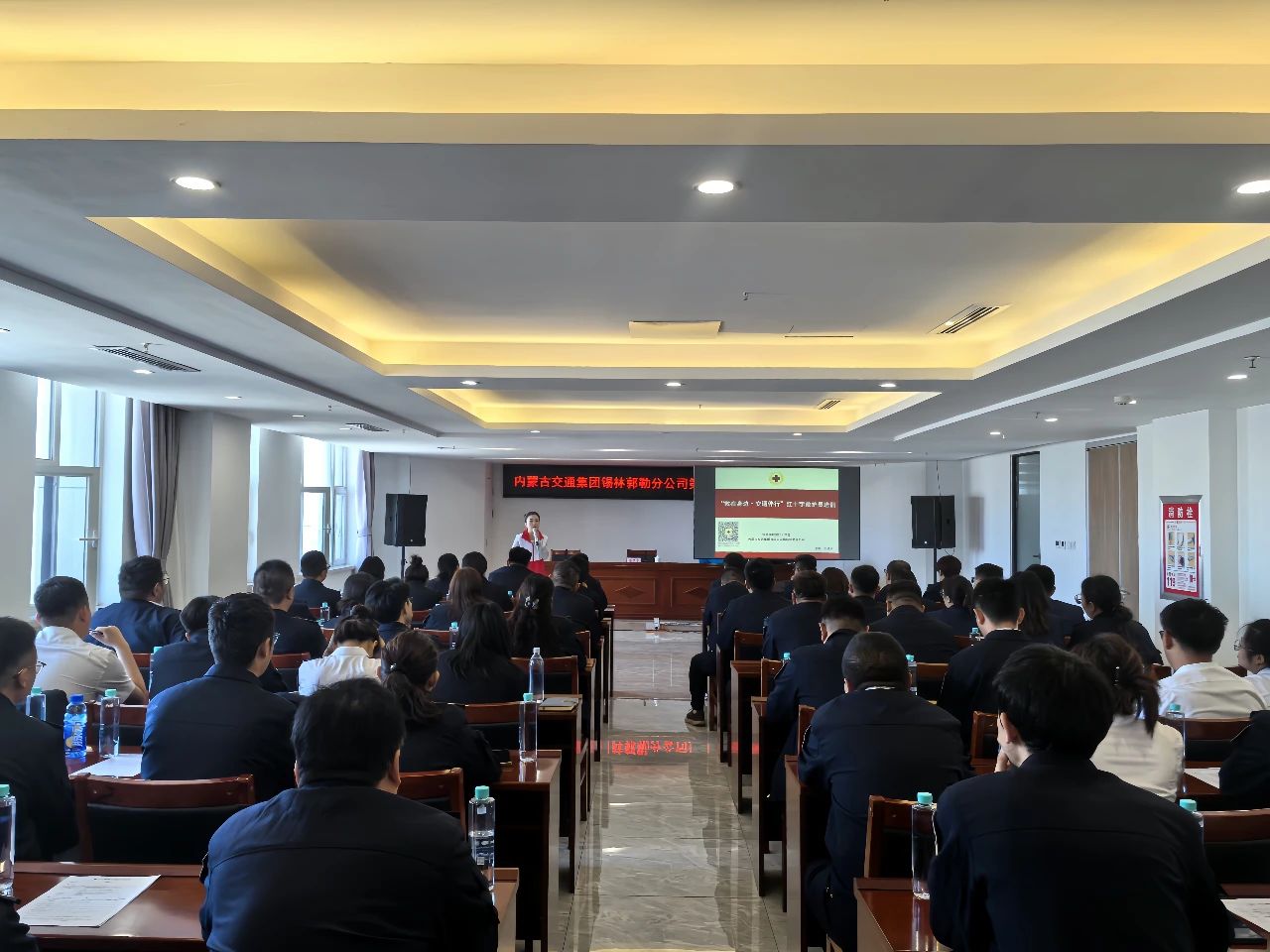 女人与公狍交酡女免费