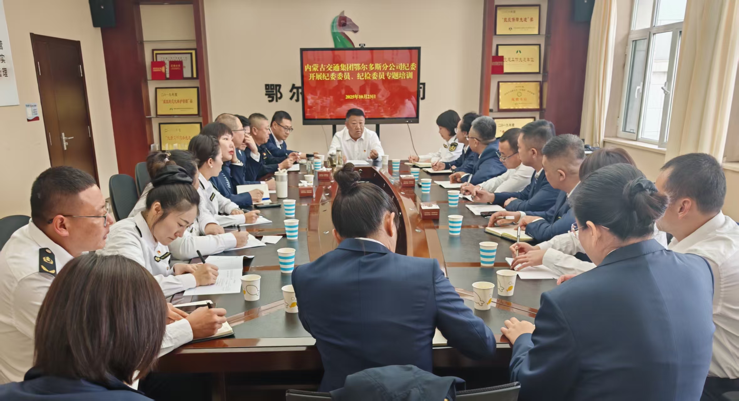 女人与公狍交酡女免费