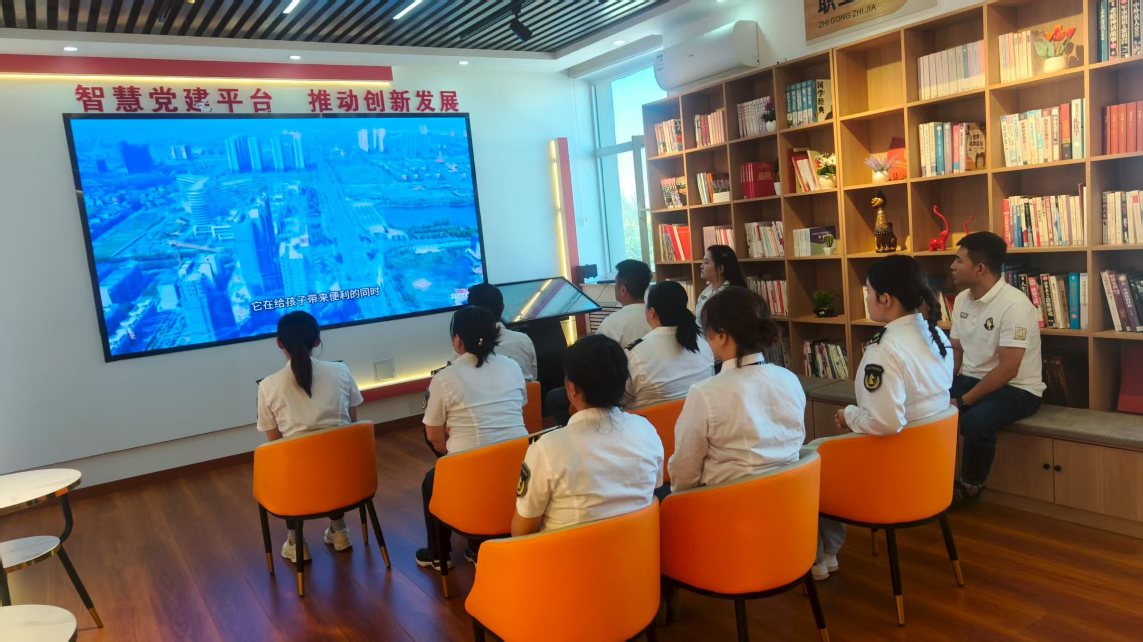 女人与公狍交酡女免费