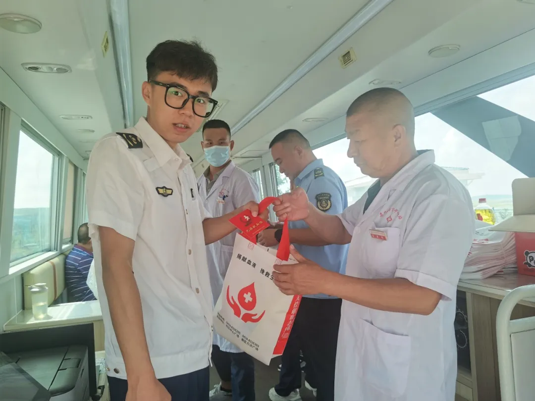 女人与公狍交酡女免费