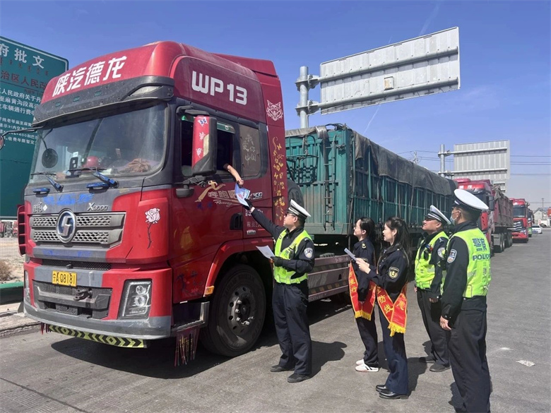 女人与公狍交酡女免费