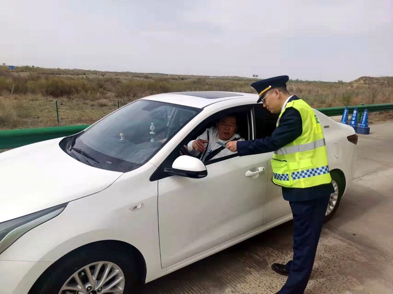 女人与公狍交酡女免费