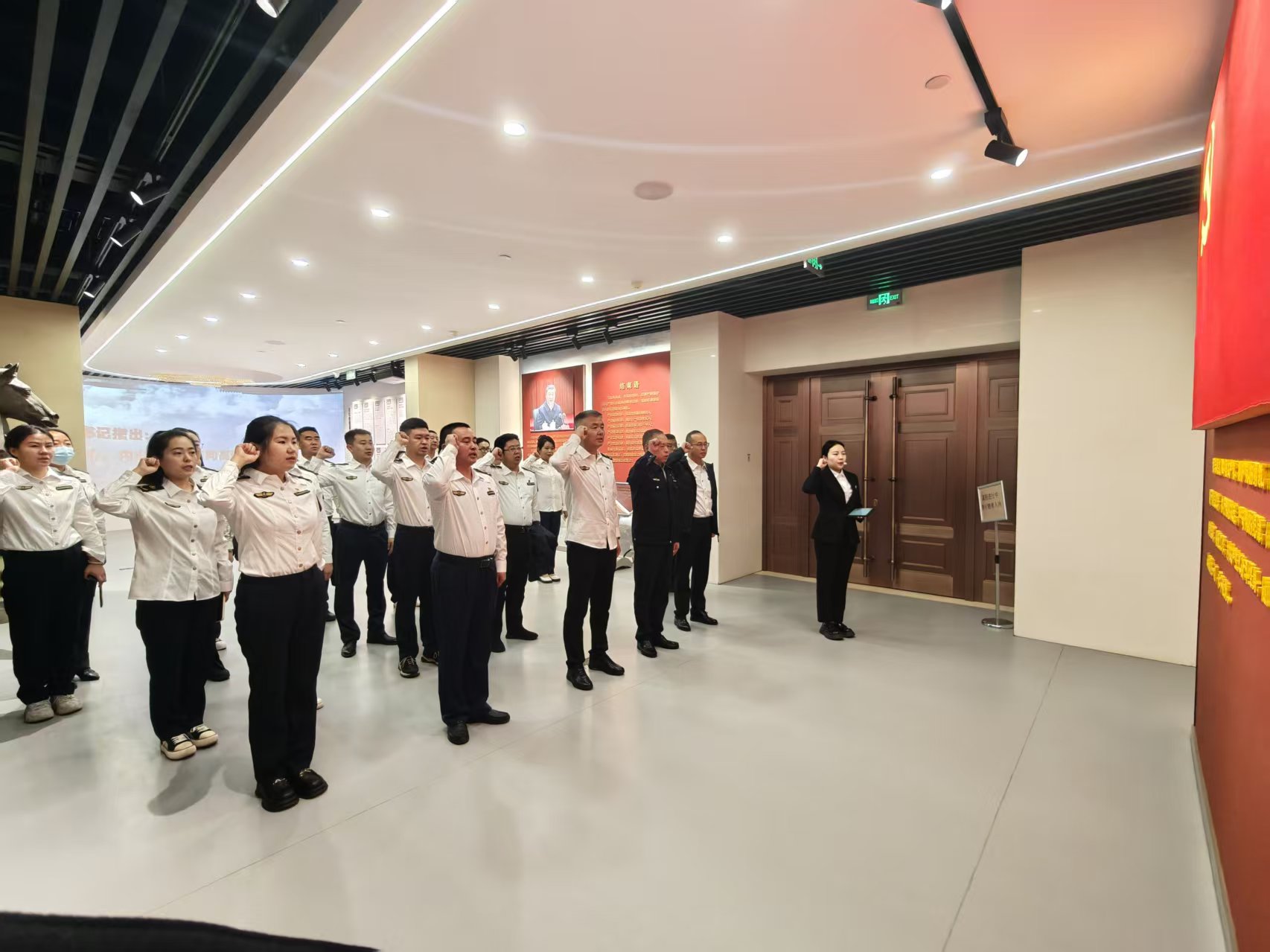 女人与公狍交酡女免费