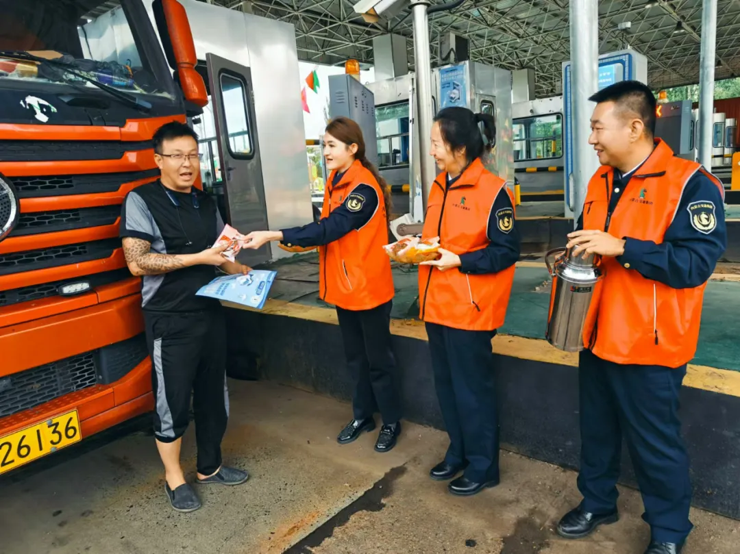 女人与公狍交酡女免费