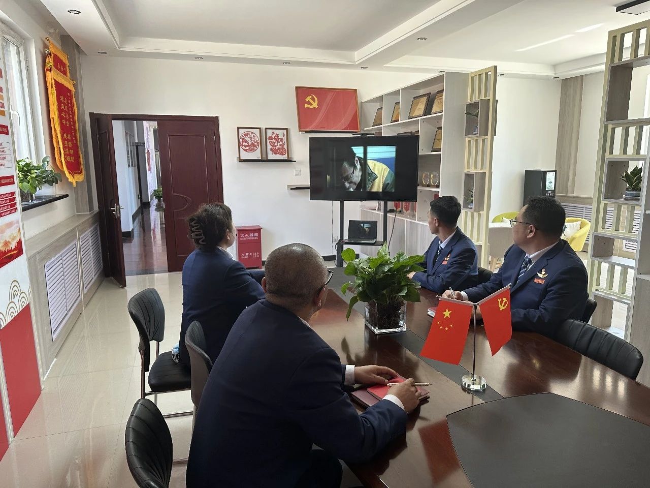 女人与公狍交酡女免费