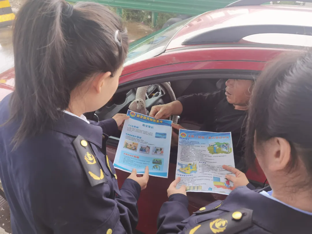 女人与公狍交酡女免费