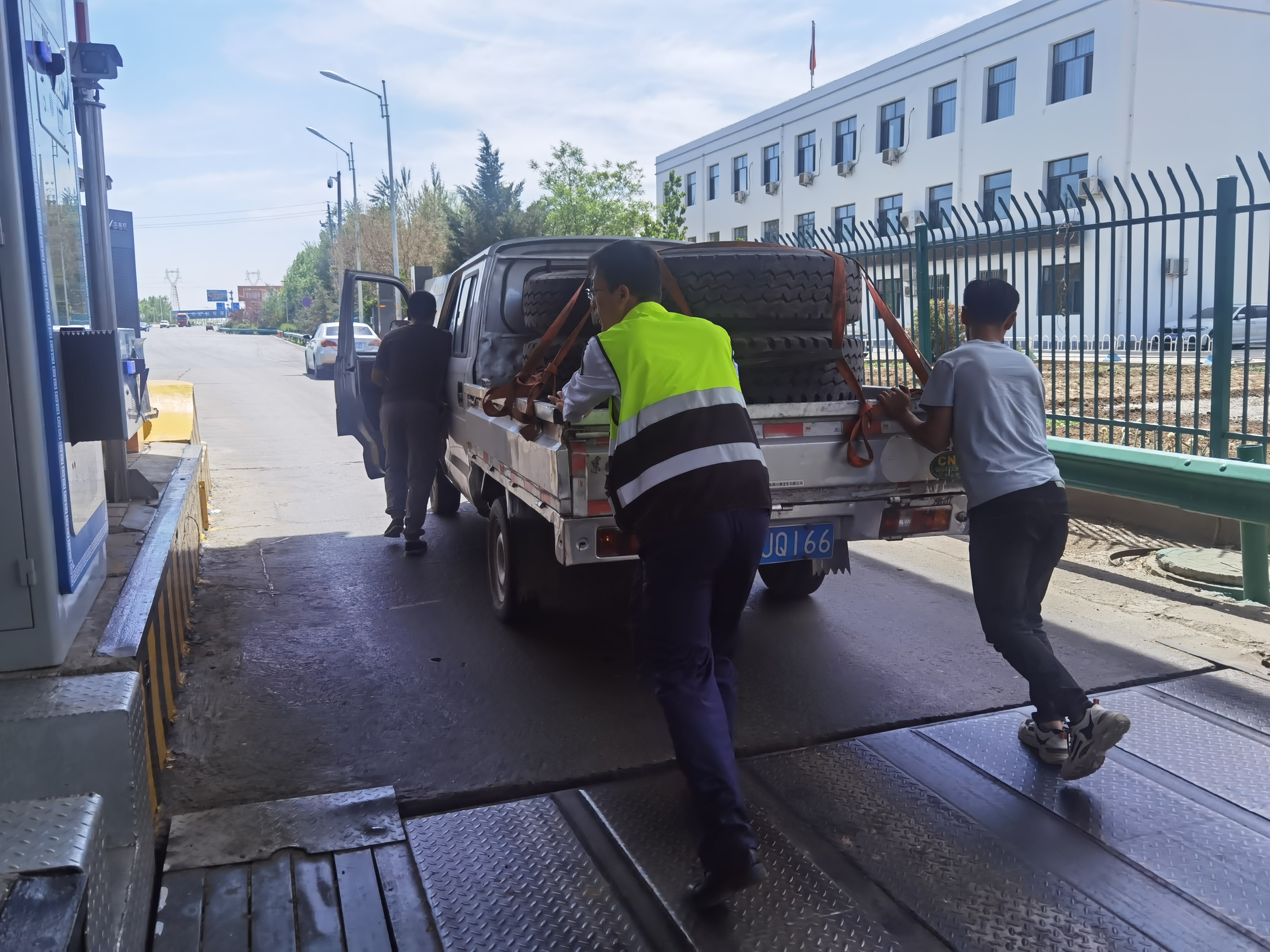 女人与公狍交酡女免费