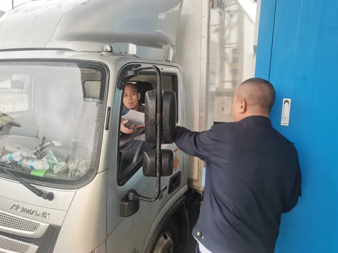 女人与公狍交酡女免费