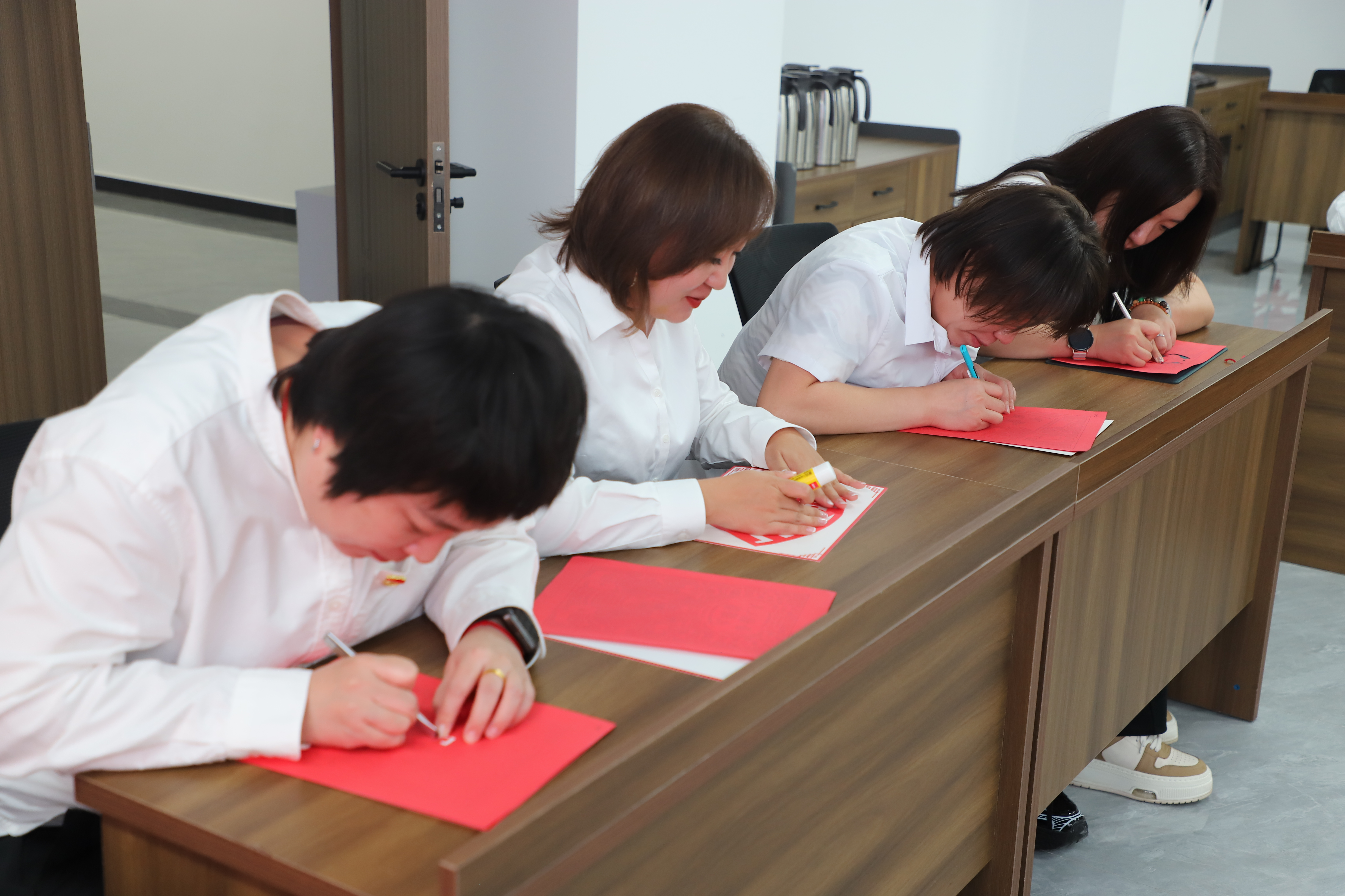 女人与公狍交酡女免费