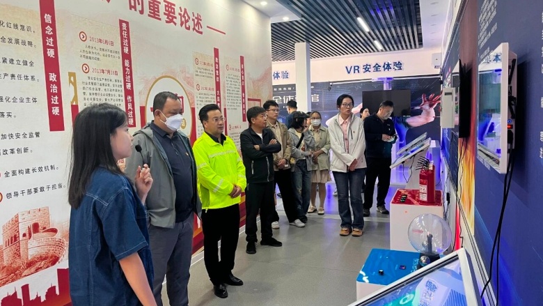 女人与公狍交酡女免费