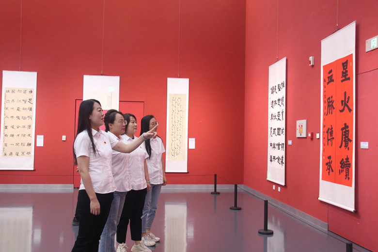 女人与公狍交酡女免费