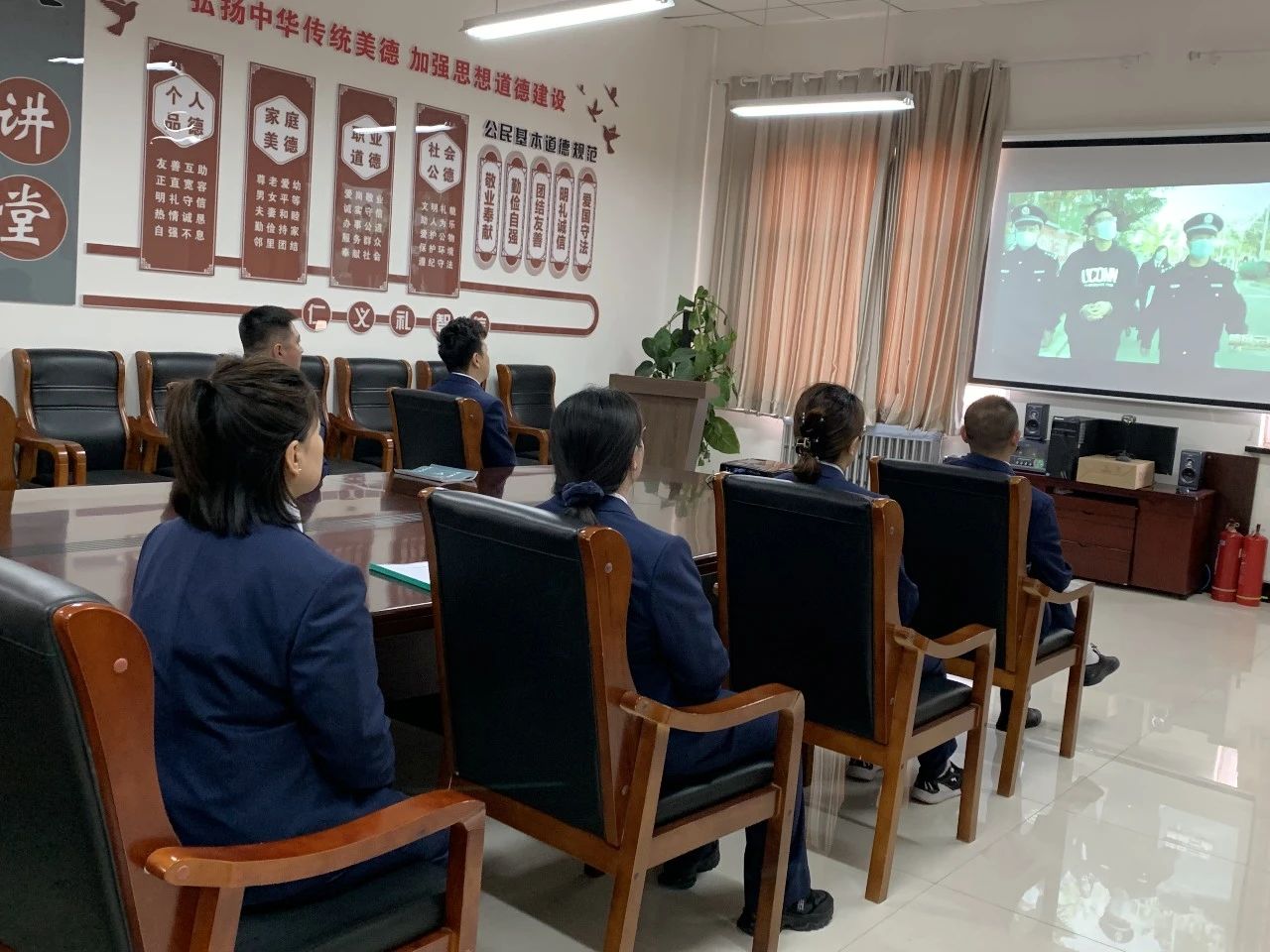 女人与公狍交酡女免费