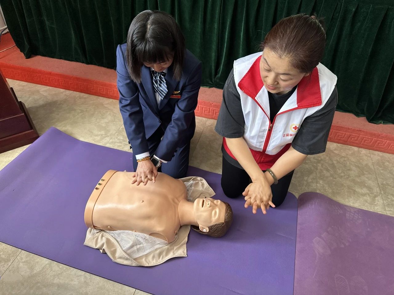 女人与公狍交酡女免费