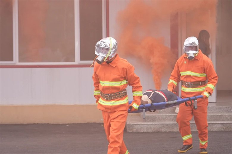 女人与公狍交酡女免费