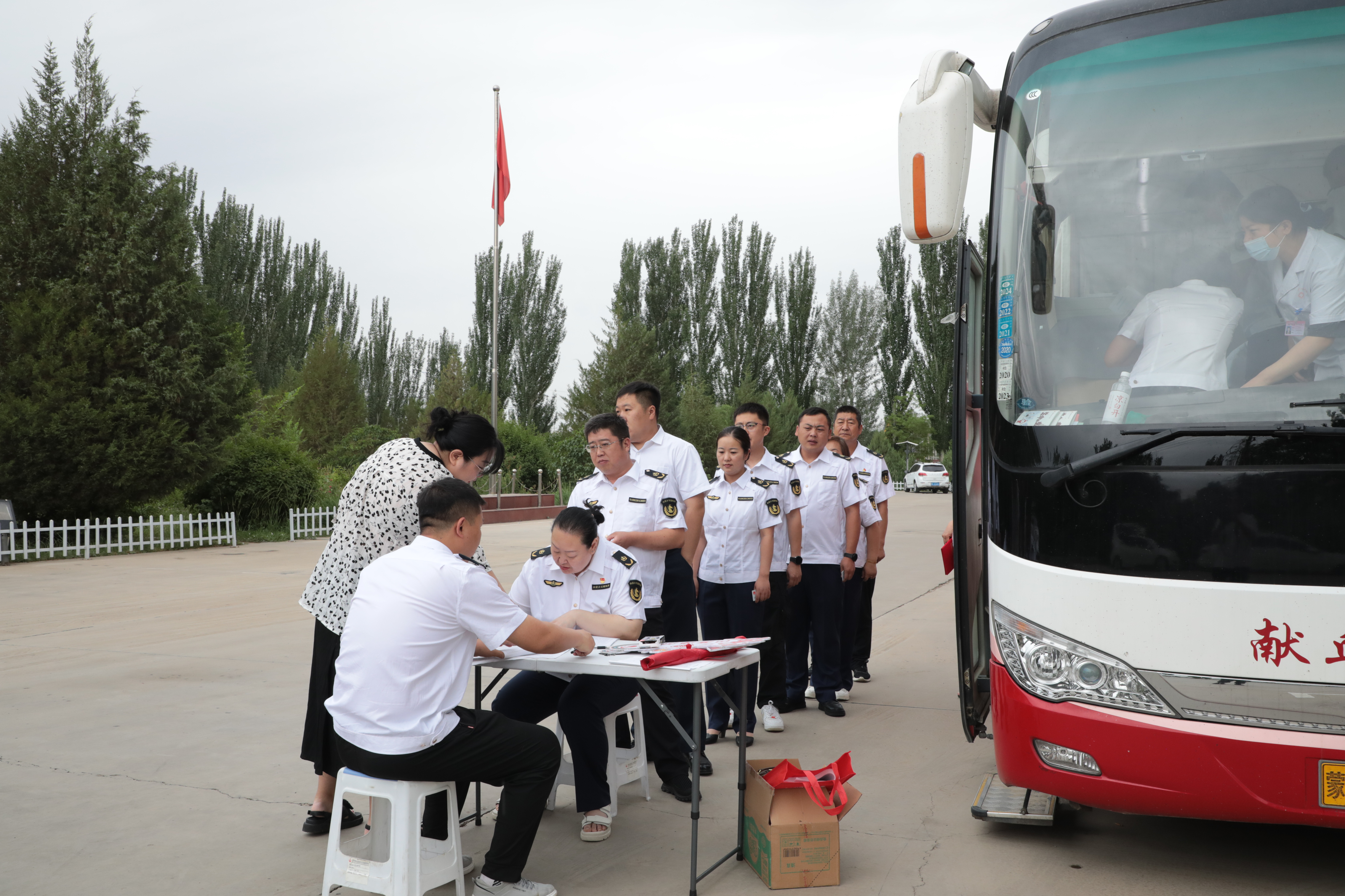 女人与公狍交酡女免费