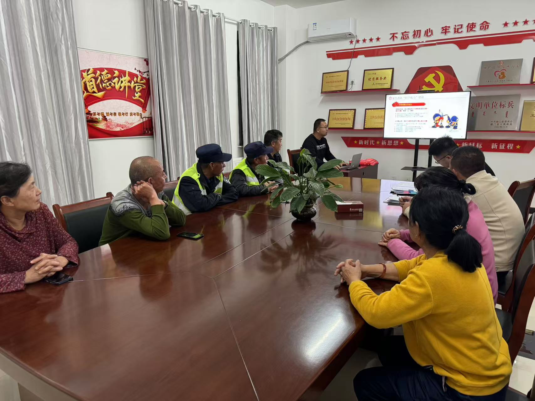 女人与公狍交酡女免费