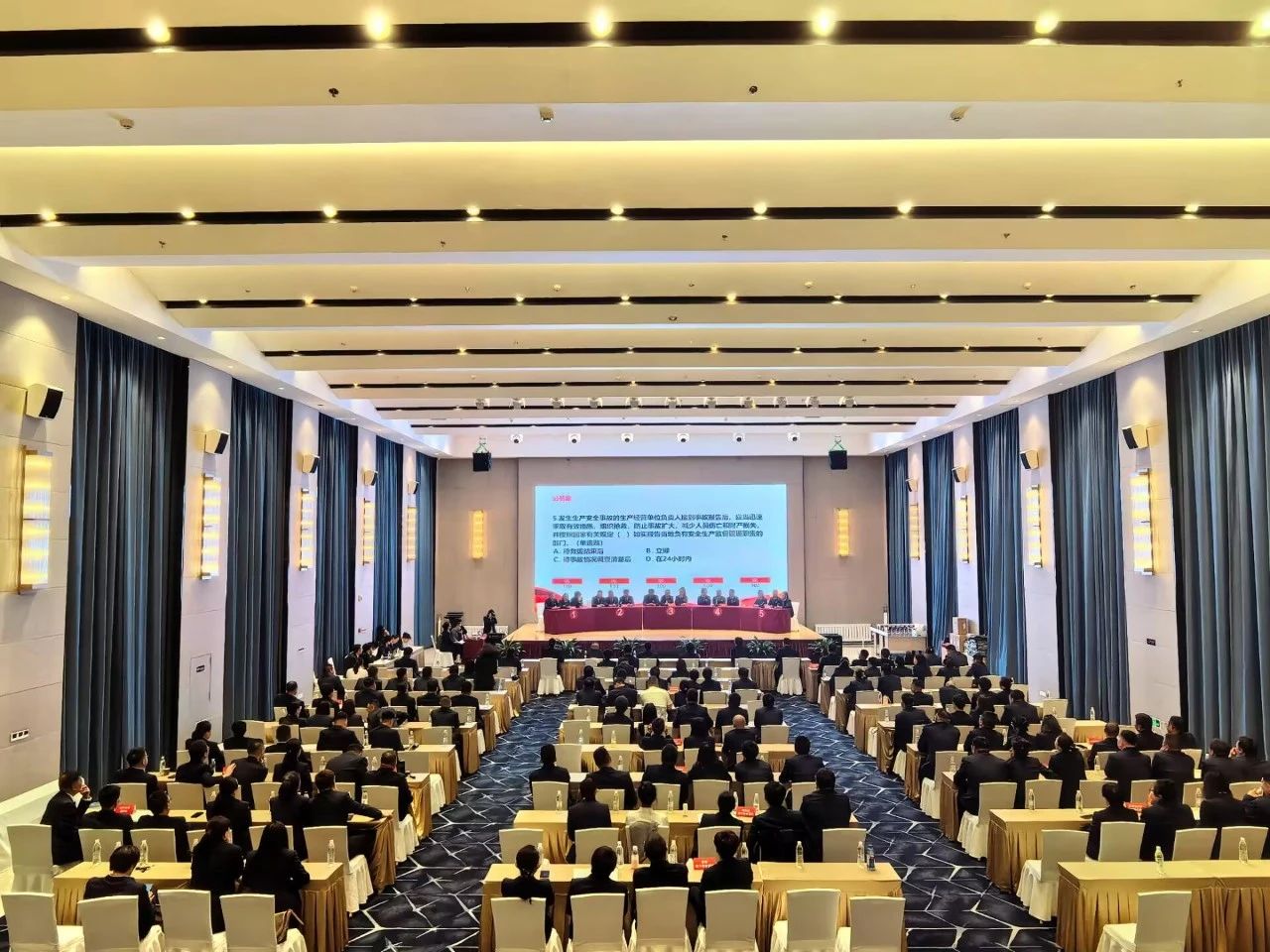 女人与公狍交酡女免费