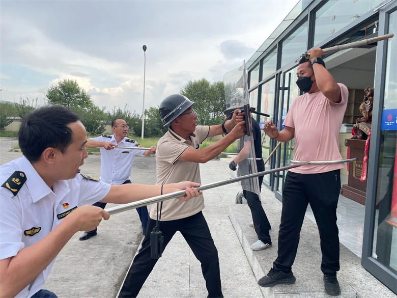 女人与公狍交酡女免费