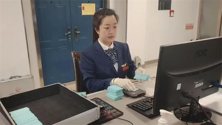 女人与公狍交酡女免费