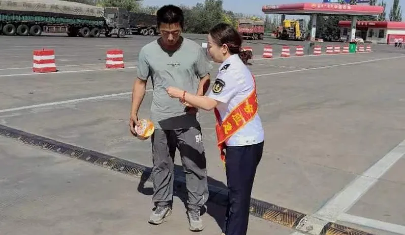 女人与公狍交酡女免费