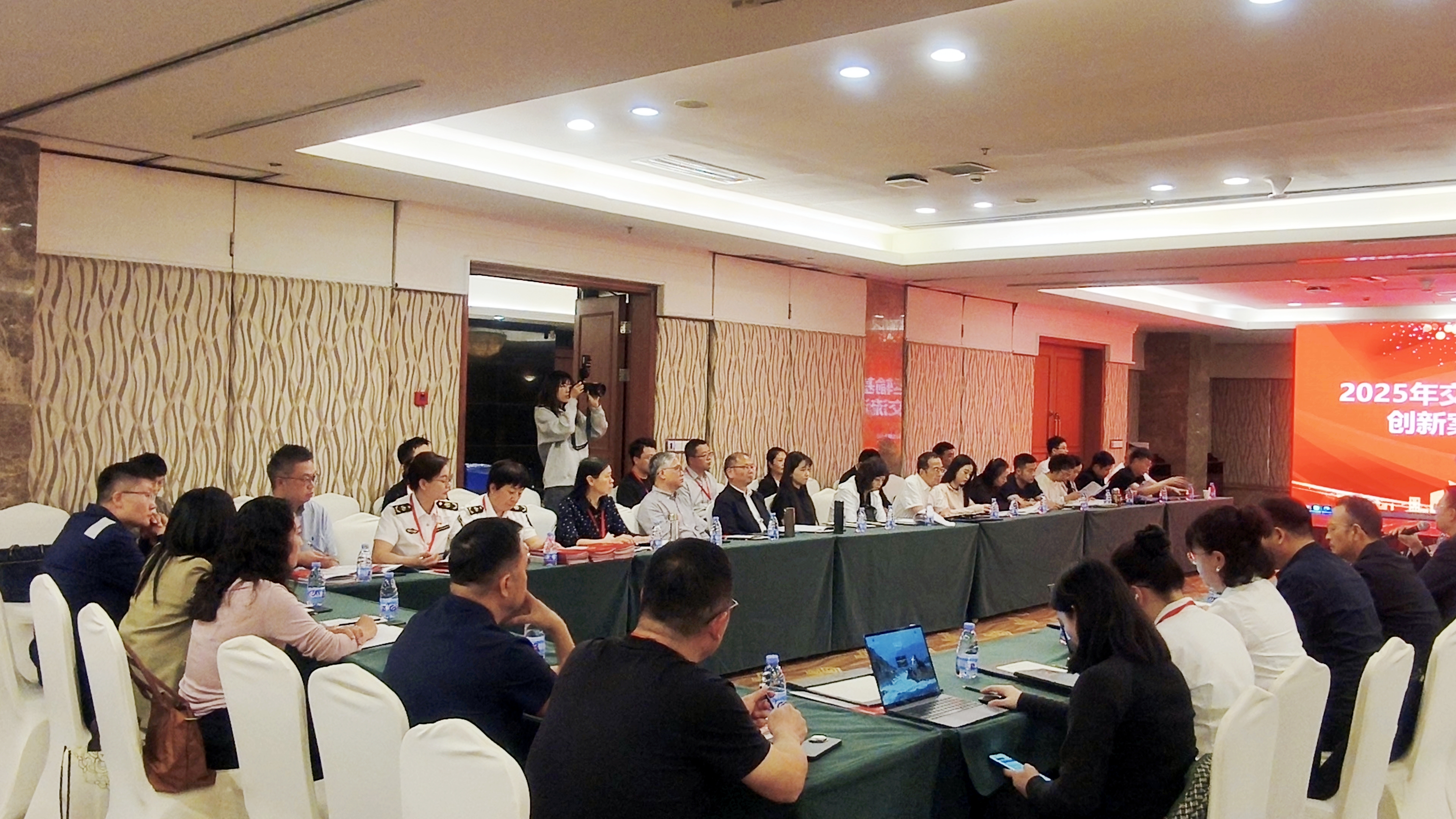 女人与公狍交酡女免费