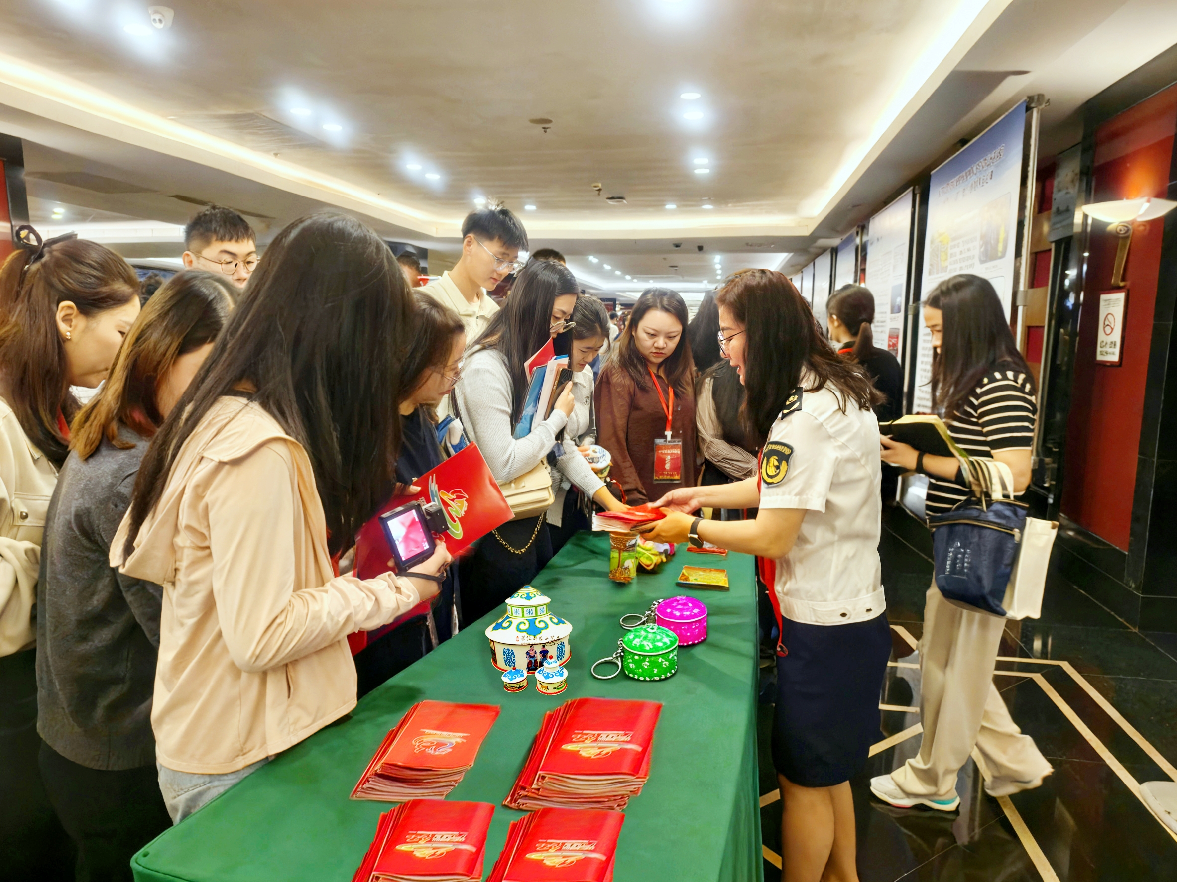 女人与公狍交酡女免费