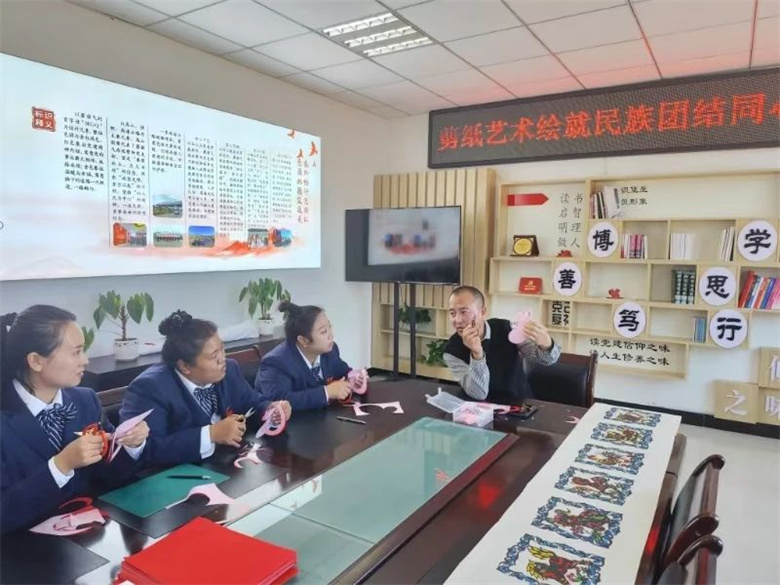 女人与公狍交酡女免费