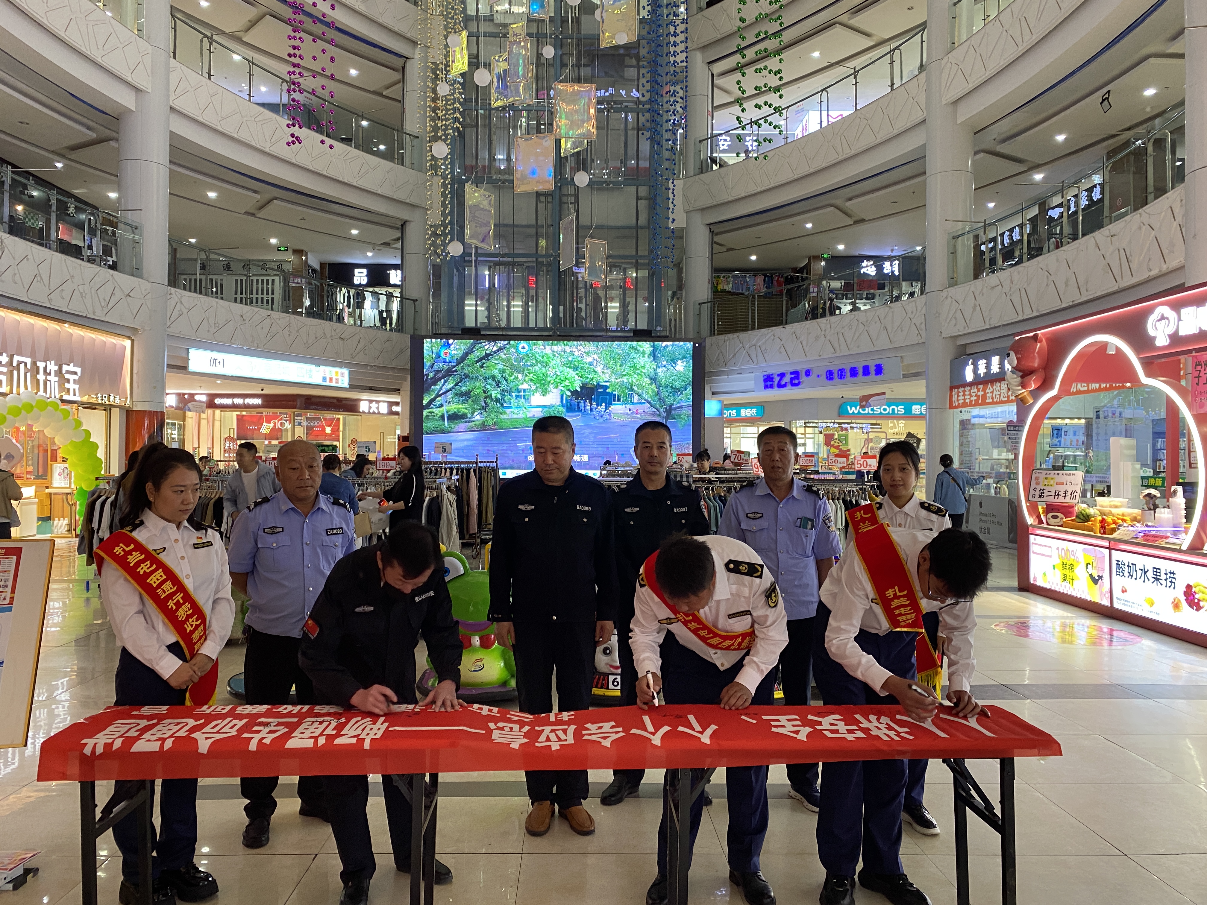 女人与公狍交酡女免费