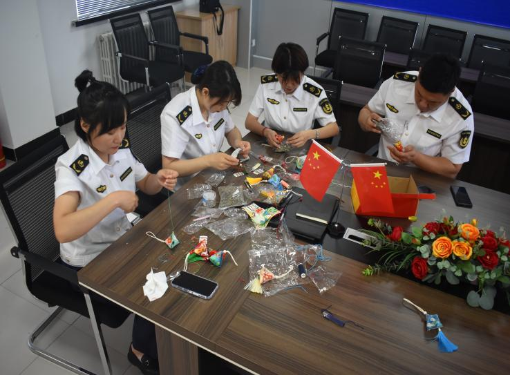 女人与公狍交酡女免费