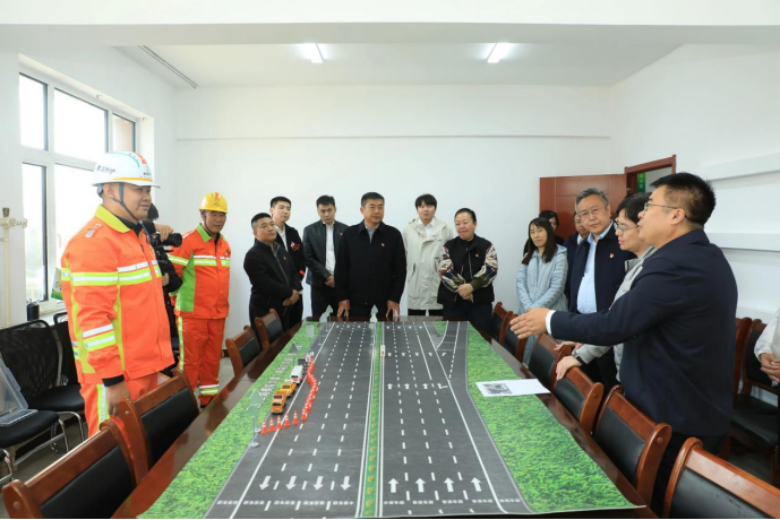 女人与公狍交酡女免费