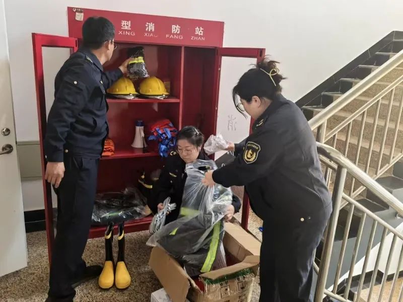 女人与公狍交酡女免费