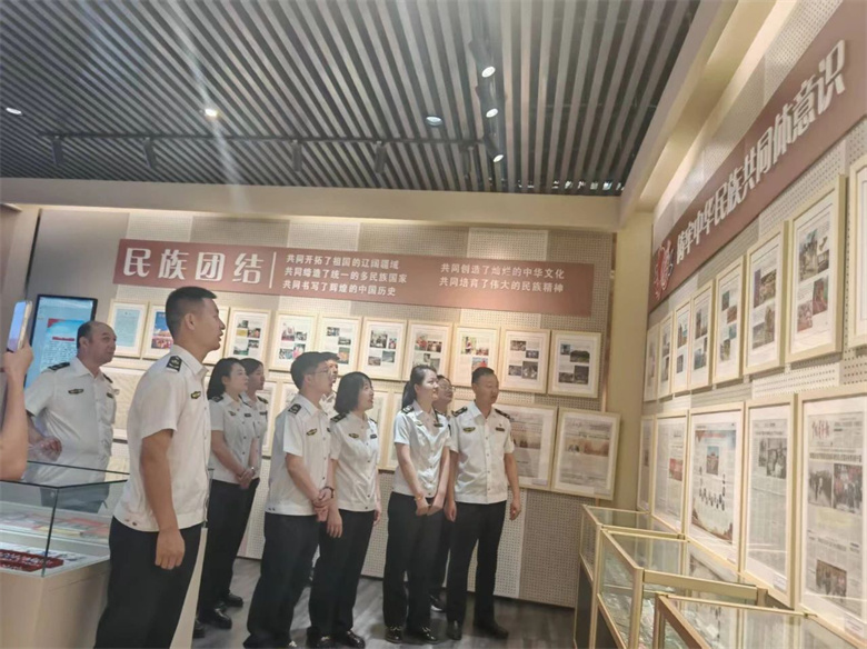 女人与公狍交酡女免费