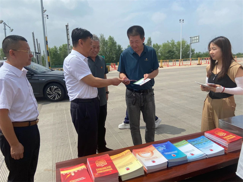 女人与公狍交酡女免费