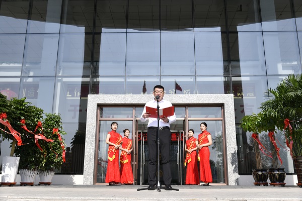 女人与公狍交酡女免费