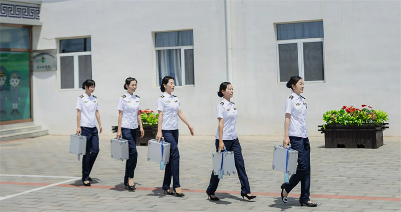 女人与公狍交酡女免费