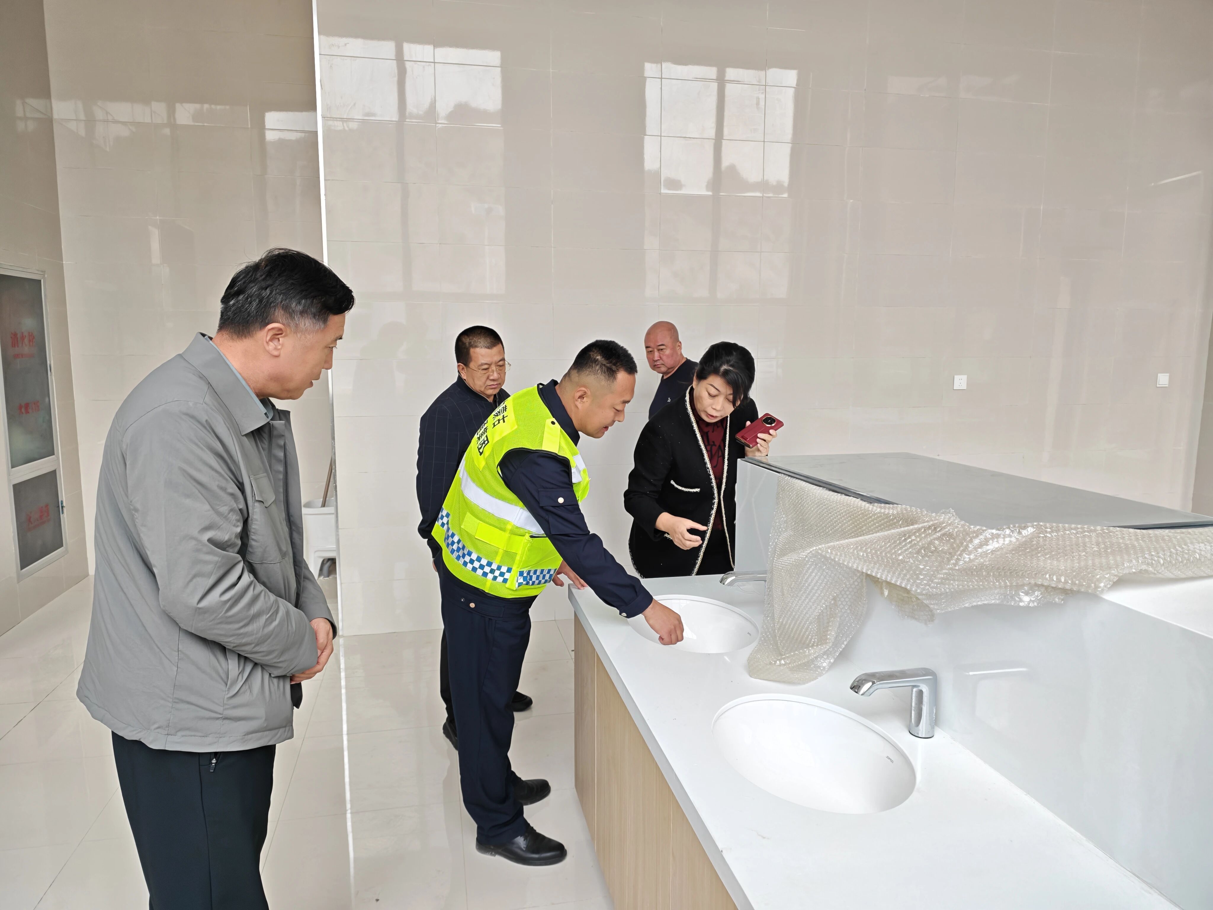 女人与公狍交酡女免费