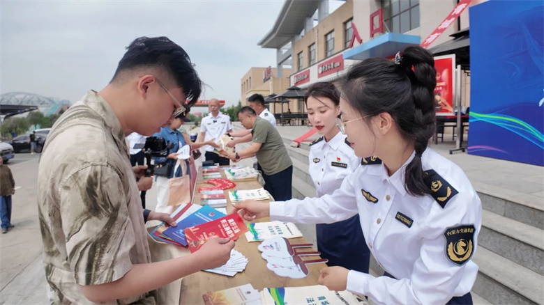 女人与公狍交酡女免费