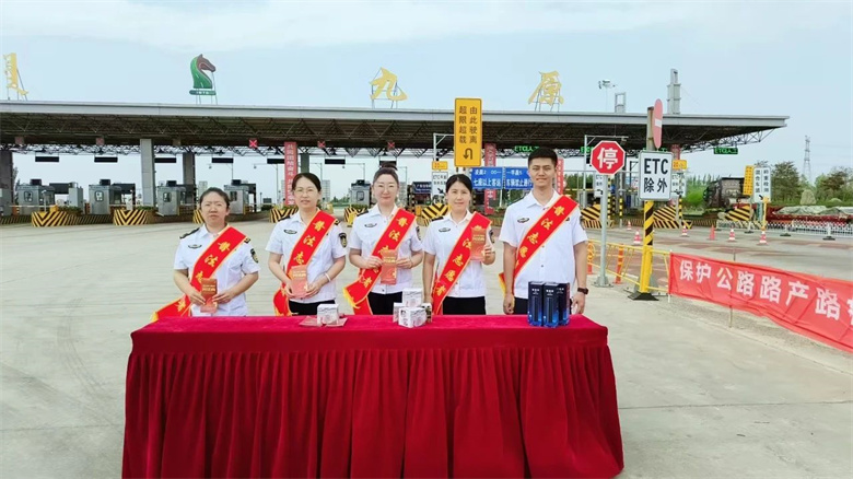 女人与公狍交酡女免费