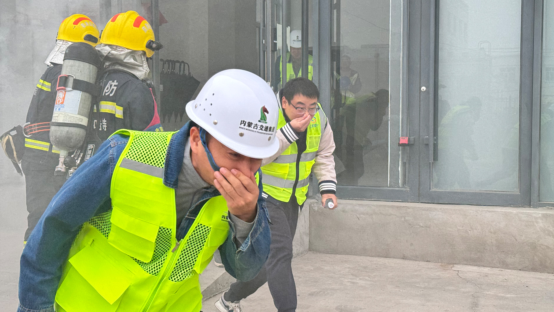 女人与公狍交酡女免费