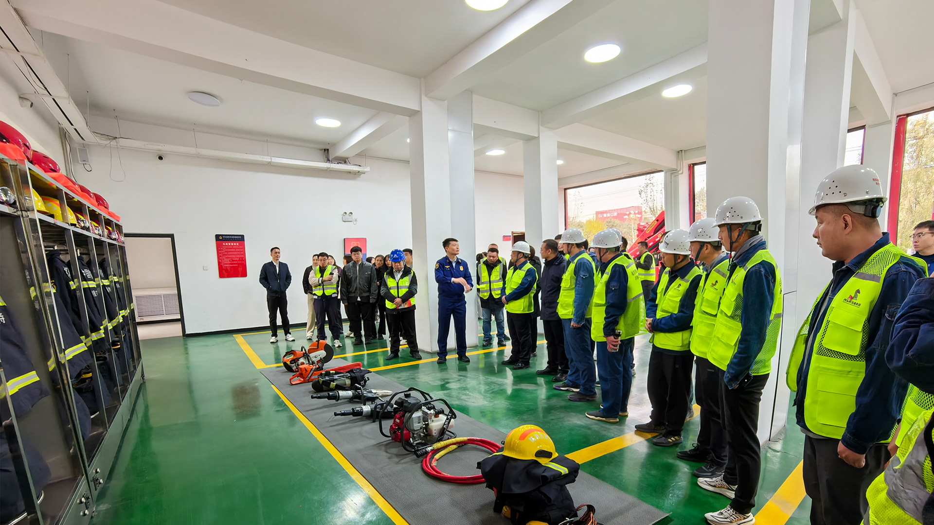 女人与公狍交酡女免费