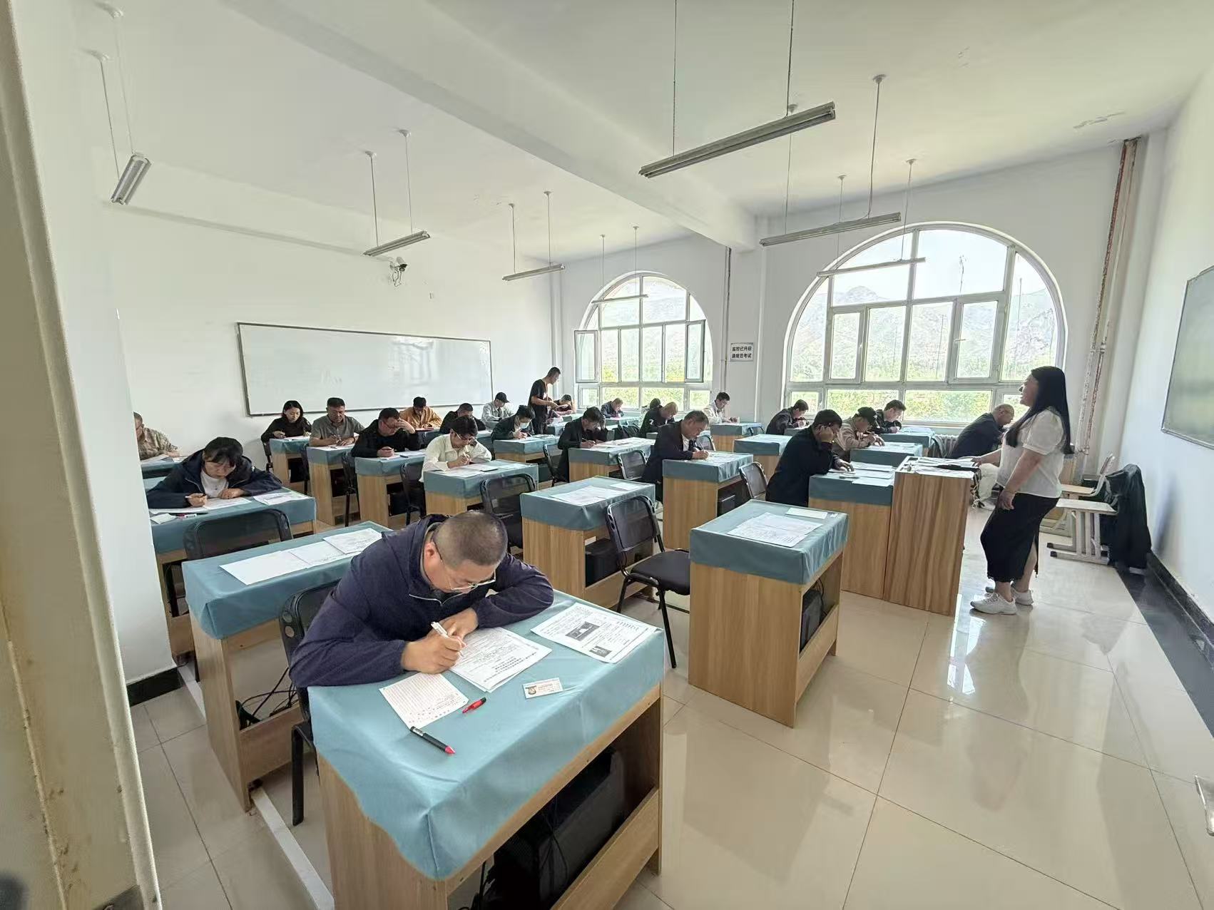 女人与公狍交酡女免费