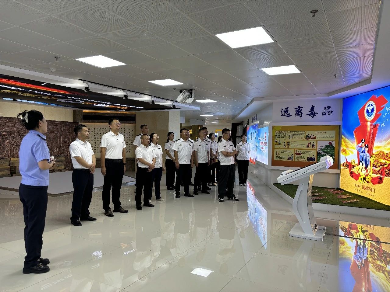 女人与公狍交酡女免费