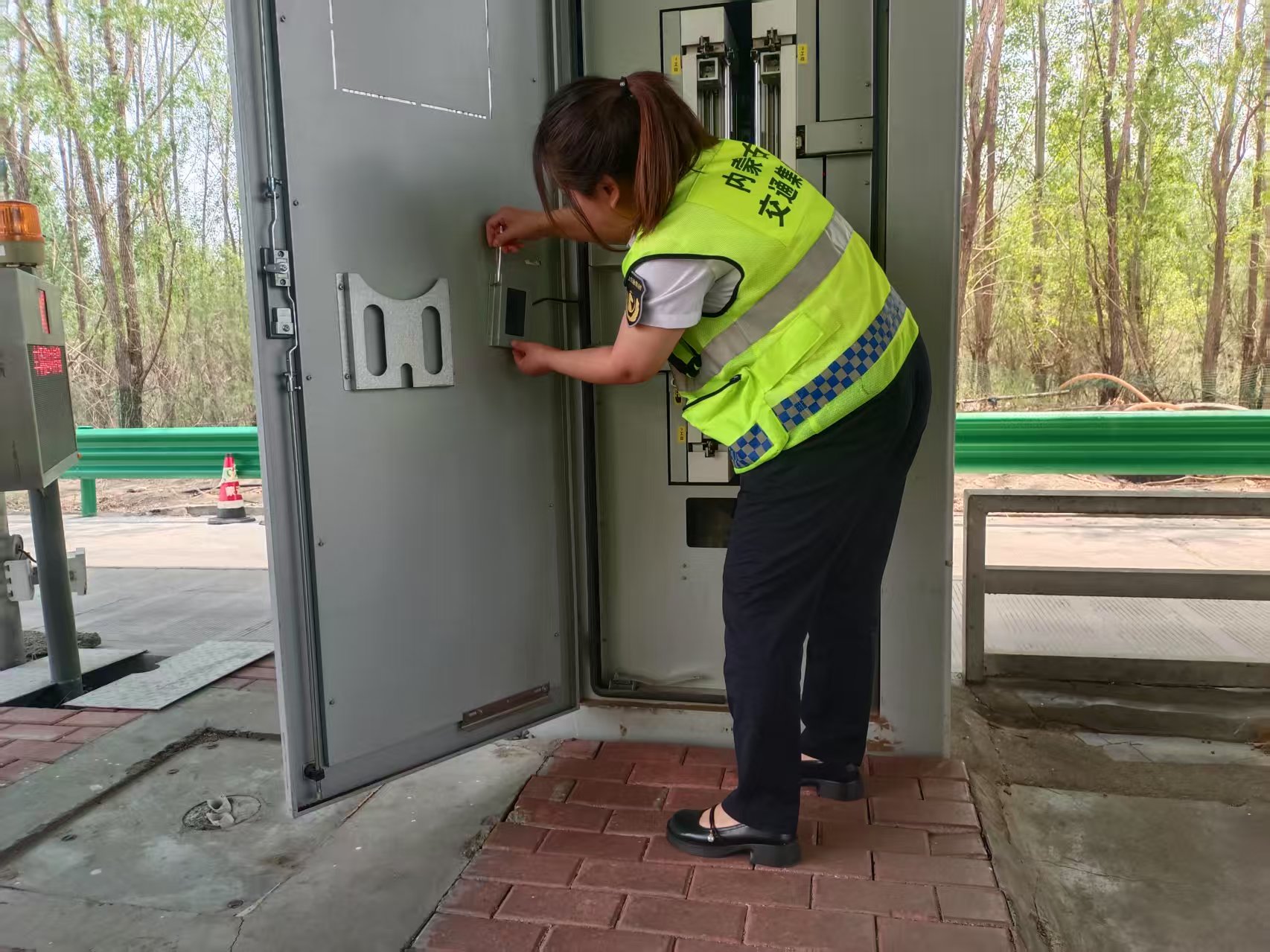 女人与公狍交酡女免费